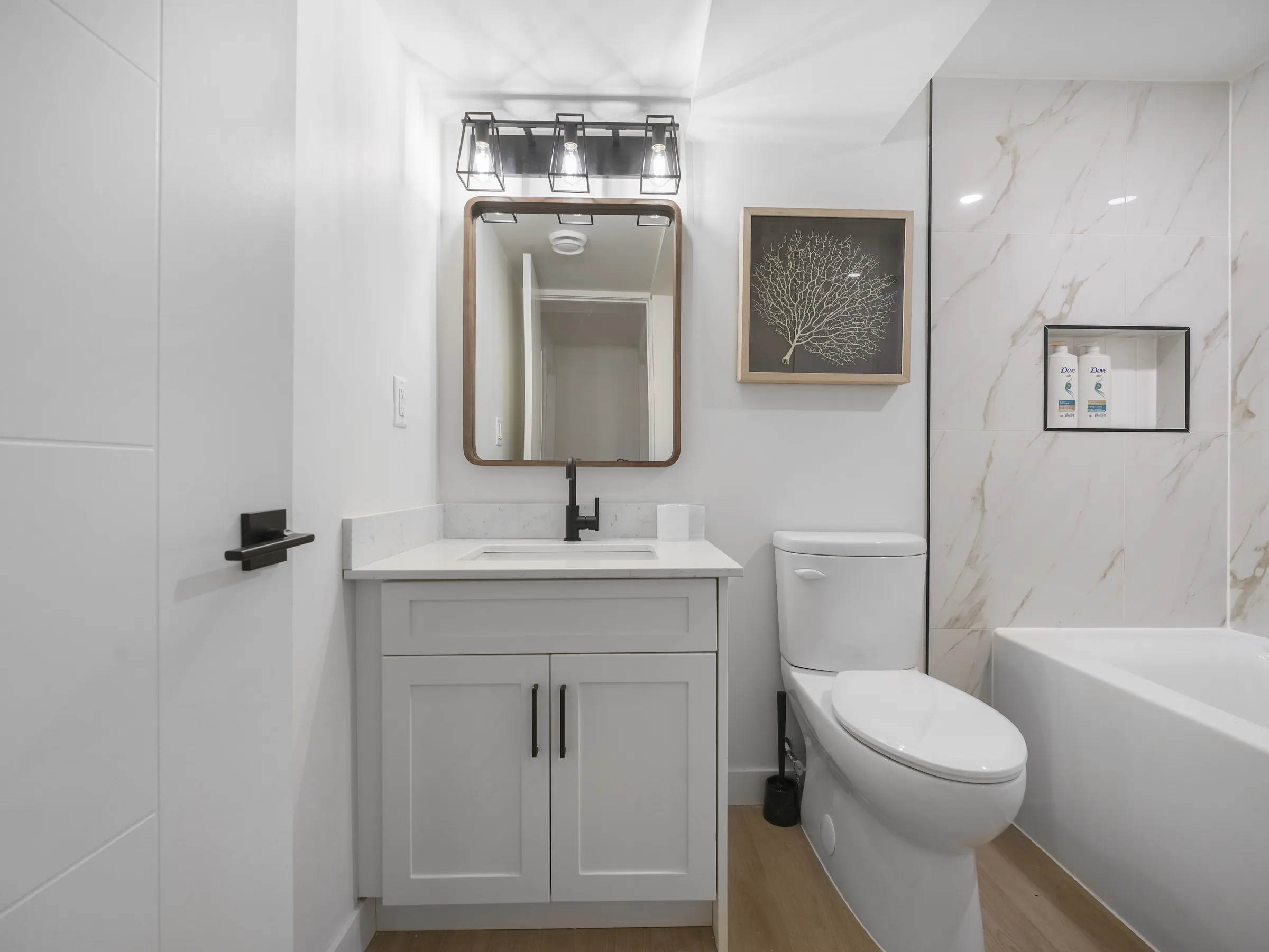 Same bathroom, alternate angle