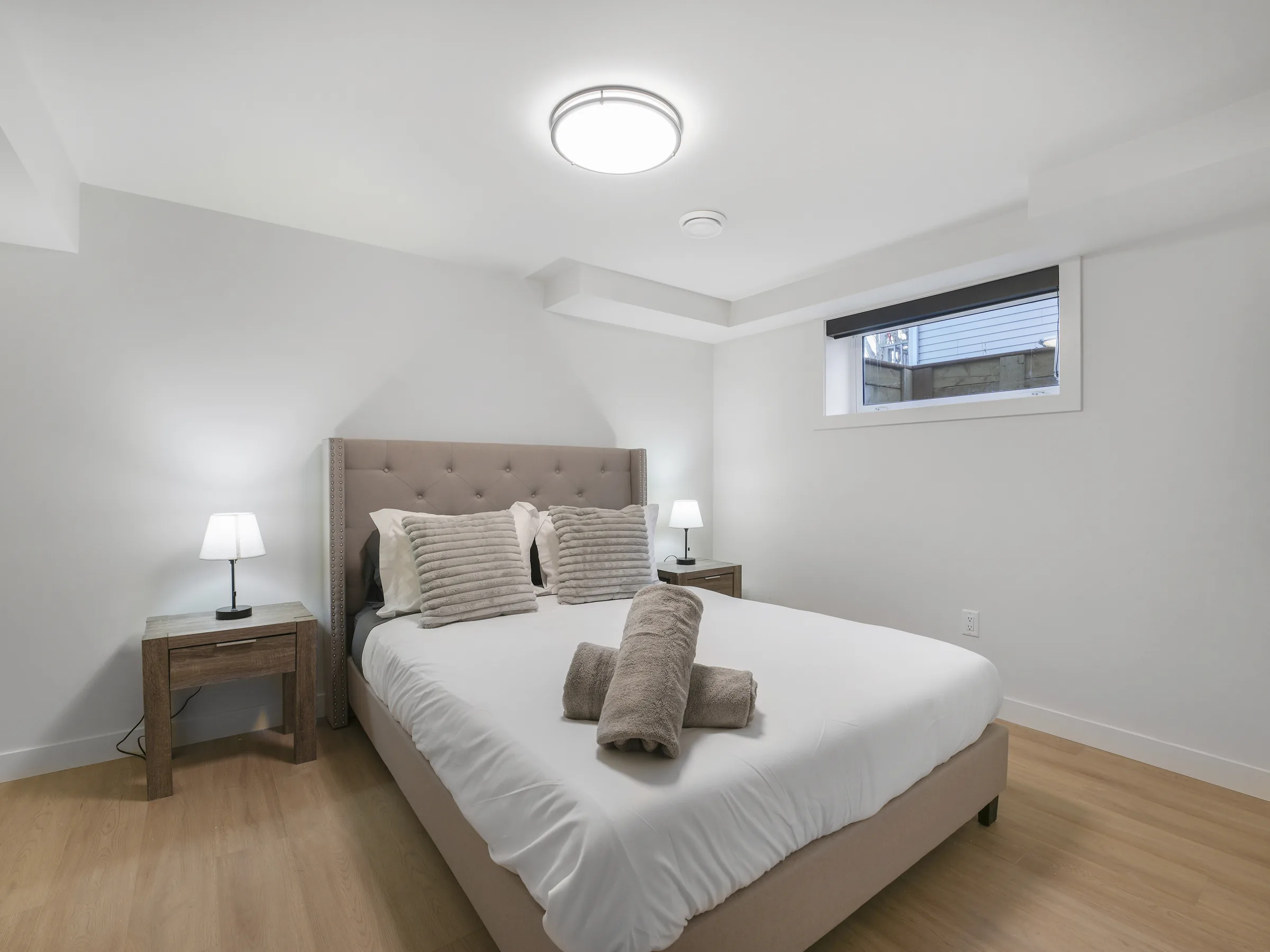 Second bedroom, alternate angle with window