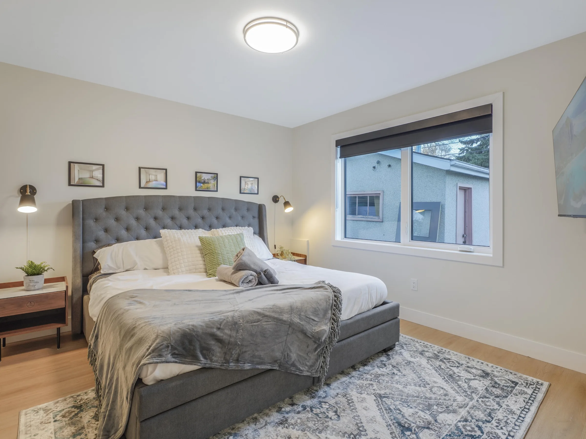 Secondary bedroom, single nightstand only, no wardrobe wall